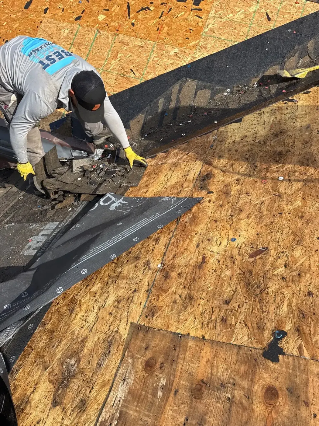 Manufacturer-certified roof installation in Windfall